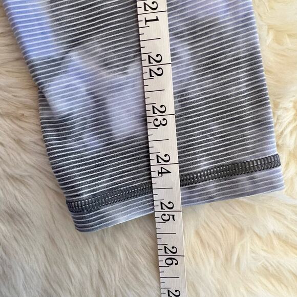 Athleta Petite Tie Dye Salutation Stash Pocket II Capri Leggings XSP - Picture 7 of 12